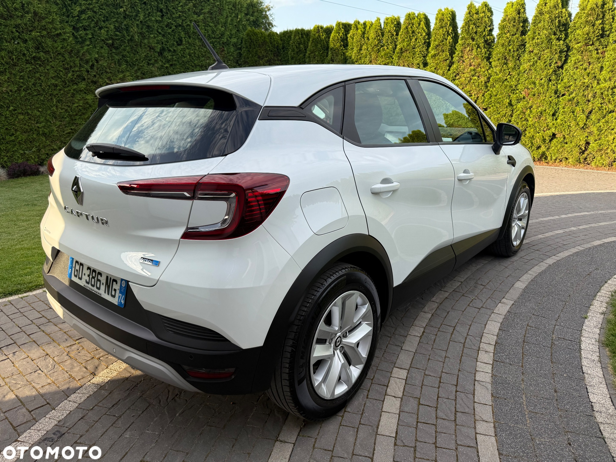Renault Captur 1.3 TCe mHEV Intens EDC - 3