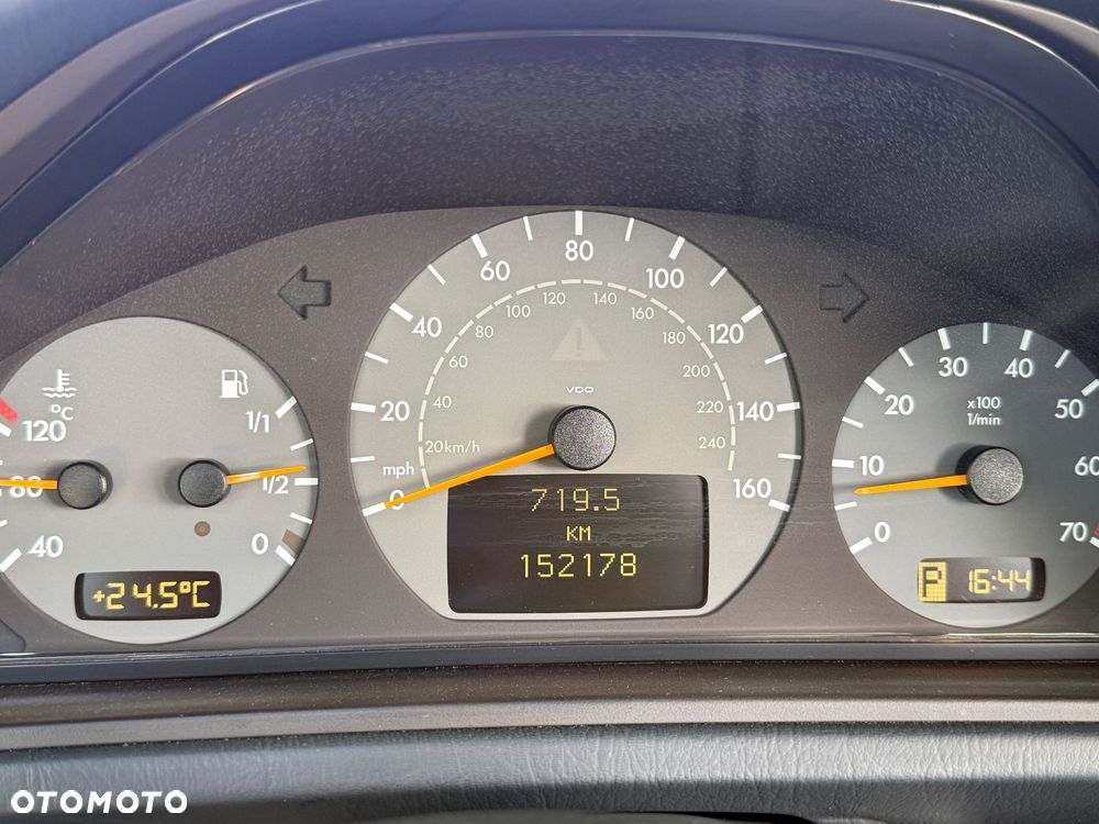 Mercedes-Benz CLK - 24