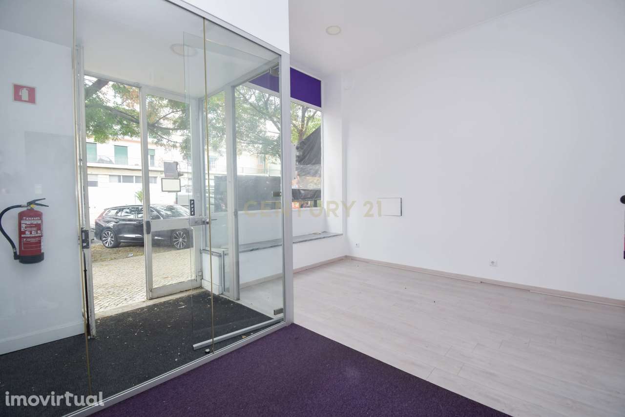 Alvalade: espaço comercial com 42,5m2, junto à Igreja de São João de B - Grande imagem: 2/24