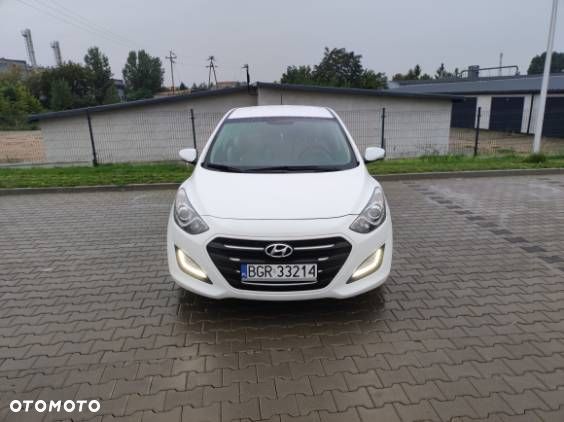 Hyundai i30 1.6 D Premium DCT - 3