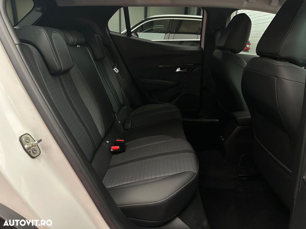 Peugeot 2008 PureTech 130 EAT8 Allure - 25