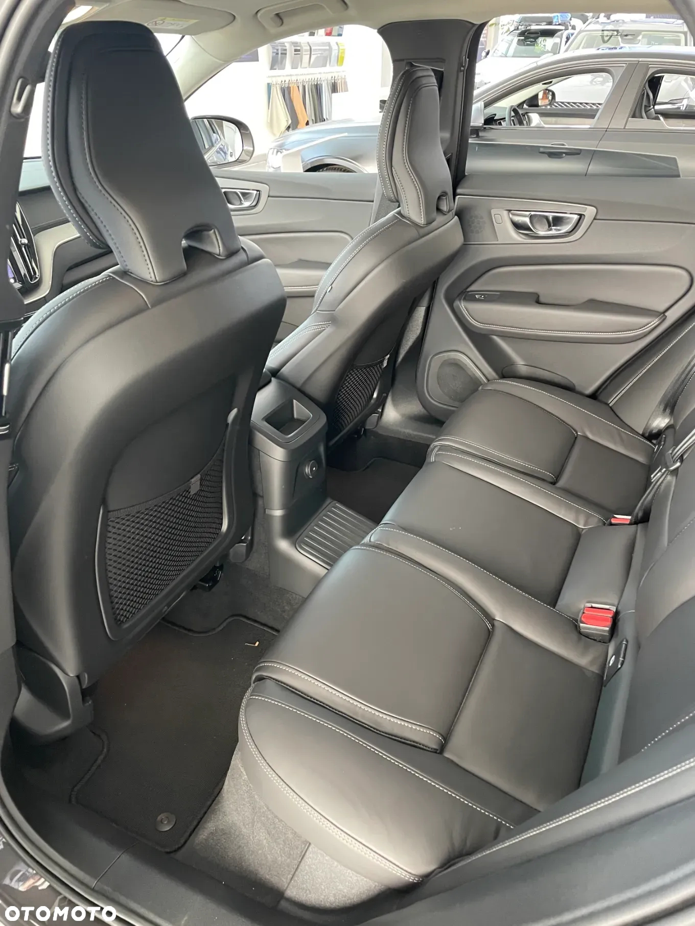 Volvo XC 60 T8 Plug-In Hybrid AWD Ultra Bright - 11