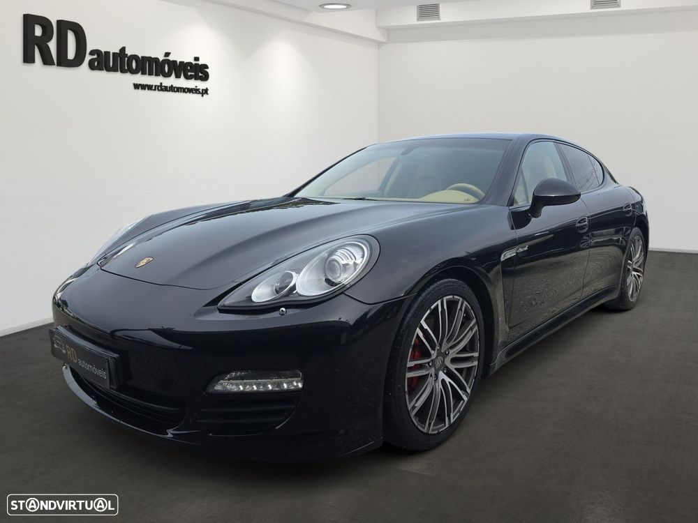 Porsche Panamera Sport Turismo - 1