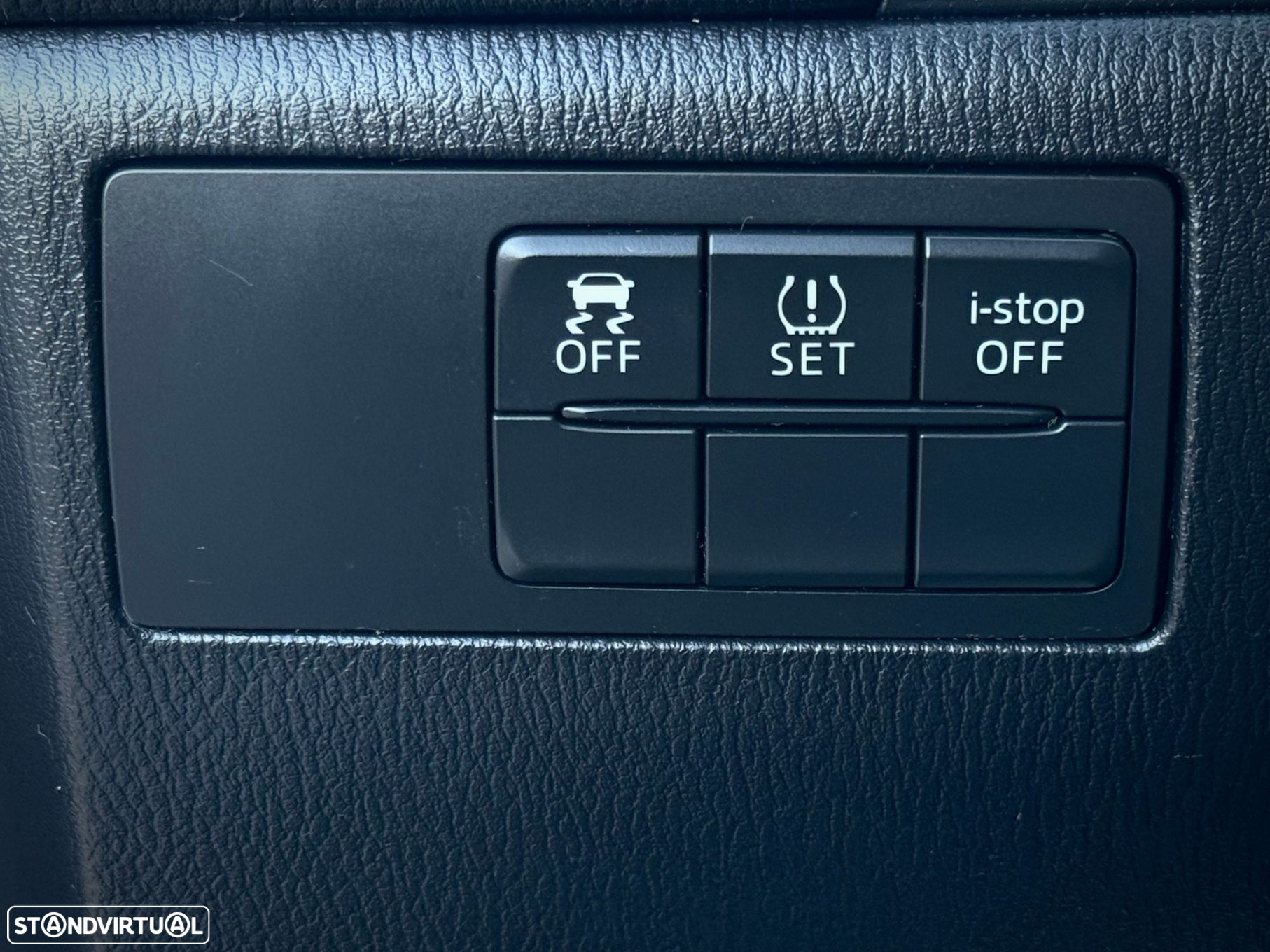 Mazda 3 1.5 Sky-D Excellence Pack Leather Navi - 11