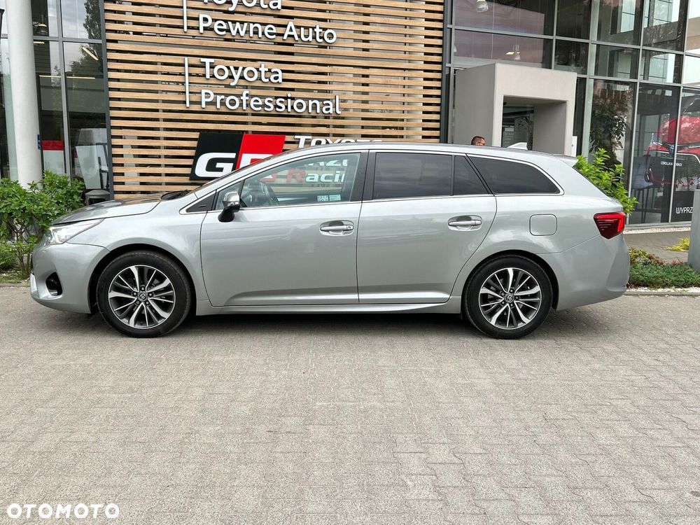 Toyota Avensis - 2