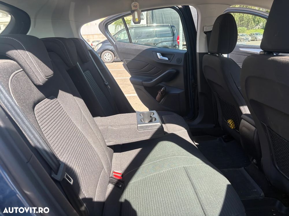 Ford Focus - 9