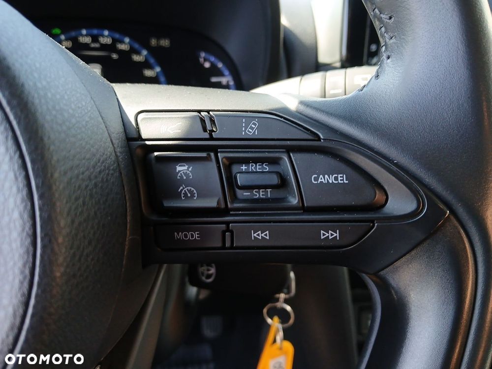 Toyota Yaris Cross Hybrid 1.5 Comfort 4x4 - 24