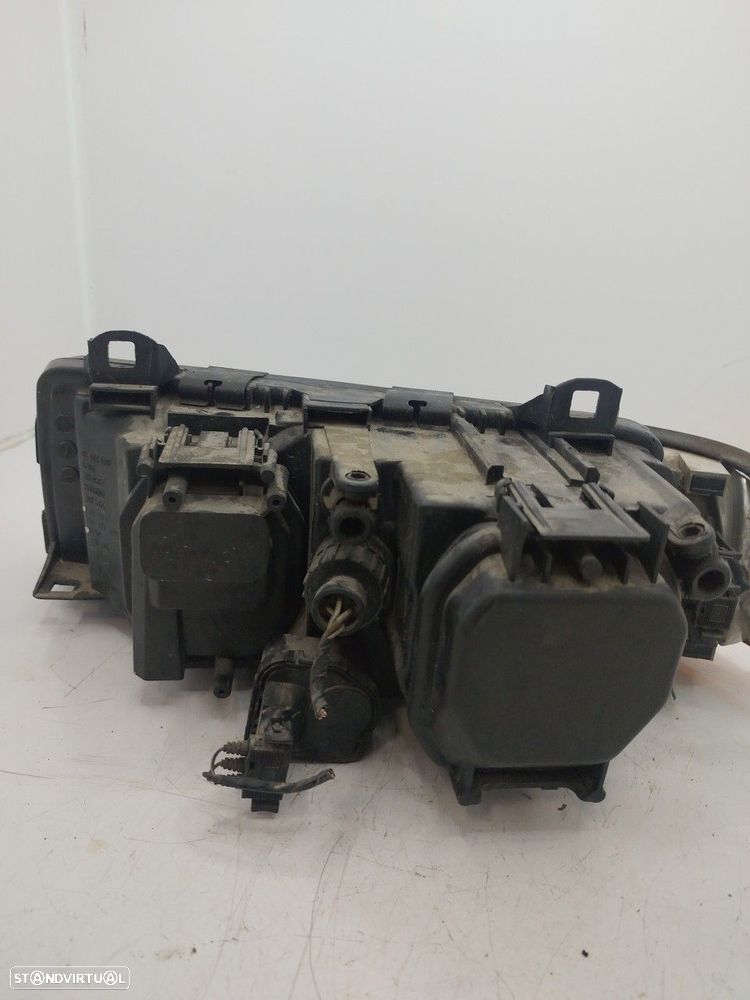 Farol/ Otica Dianteiro Dto Bmw 3 (E36) - 2
