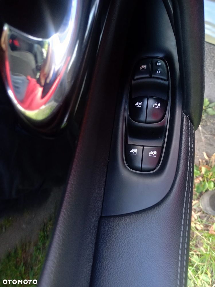 Nissan Qashqai 1.3 DIG-T Tekna - 12