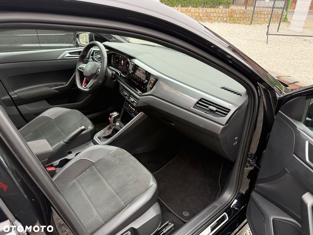 Volkswagen Polo 2.0 TSI DSG GTI - 18