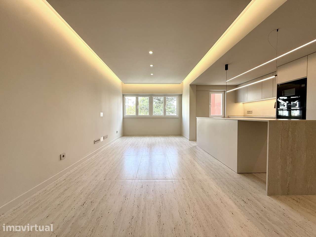 Apartamento T2 totalmente remodelado no Monte Estoril - Grande imagem: 3/37