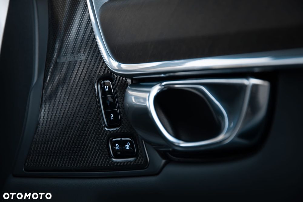 Volvo V90 Cross Country D5 AWD Pro - 40