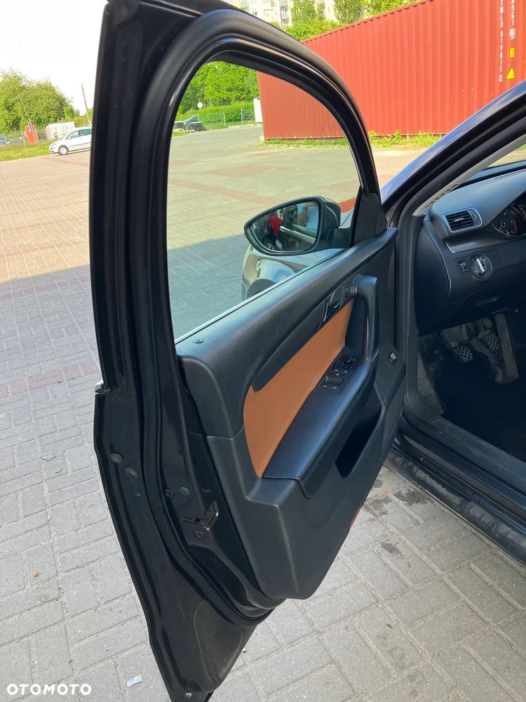 Volkswagen Passat 2.0 TDI Comfortline - 16