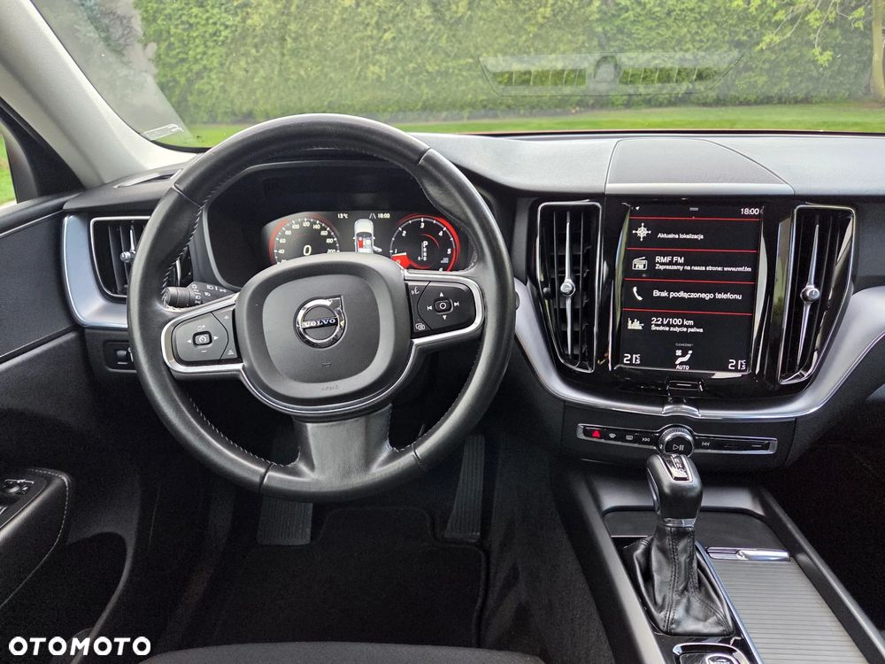 Volvo XC 60 D4 Momentum Pro - 24
