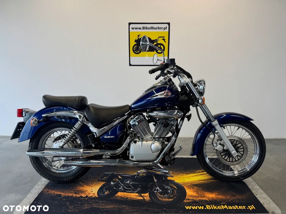 Suzuki Intruder - 1