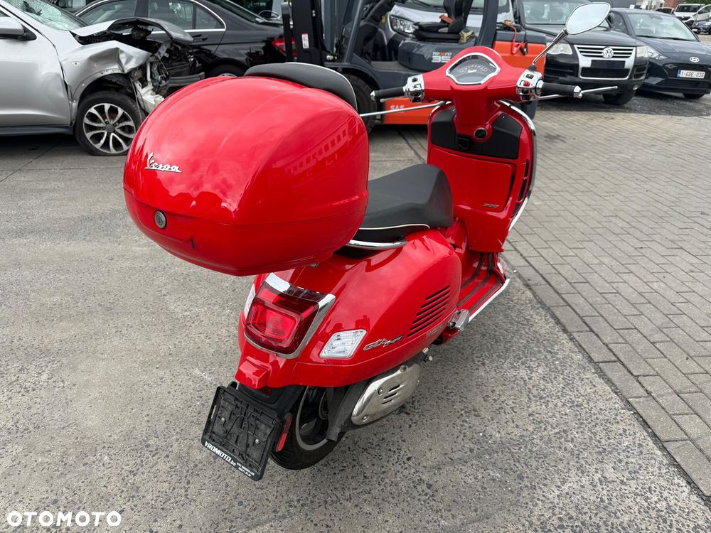 Vespa GTS - 9