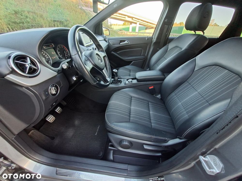 Mercedes-Benz Klasa B 180 BlueEFFICIENCY Edition 1 - 29