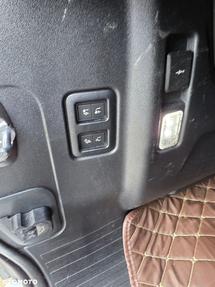 Land Rover Defender 2.0 P400e PHEV XS Edition - 11