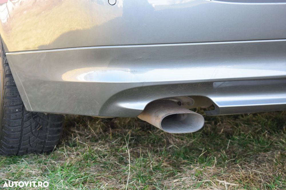 BMW Seria 3 318d Sport Line - 12