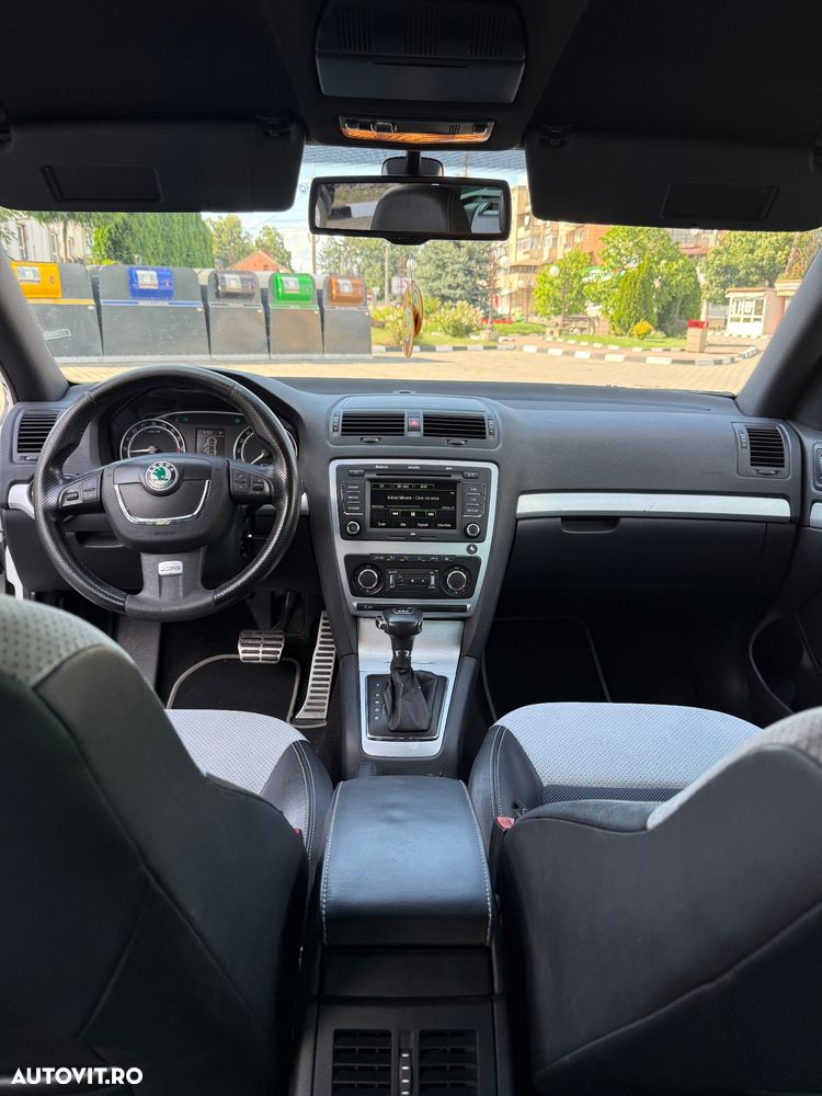 Skoda Octavia 2.0 TDI CR DPF DSG RS - 8