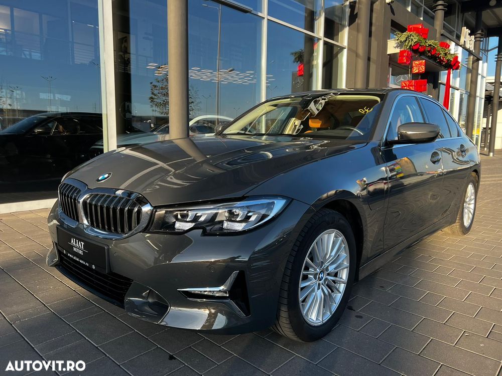 BMW Seria 3 330e Aut. Luxury Line - 1