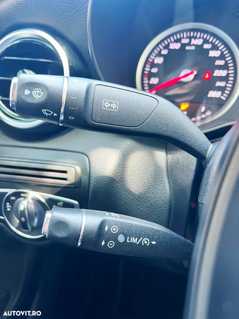 Mercedes-Benz C - 32