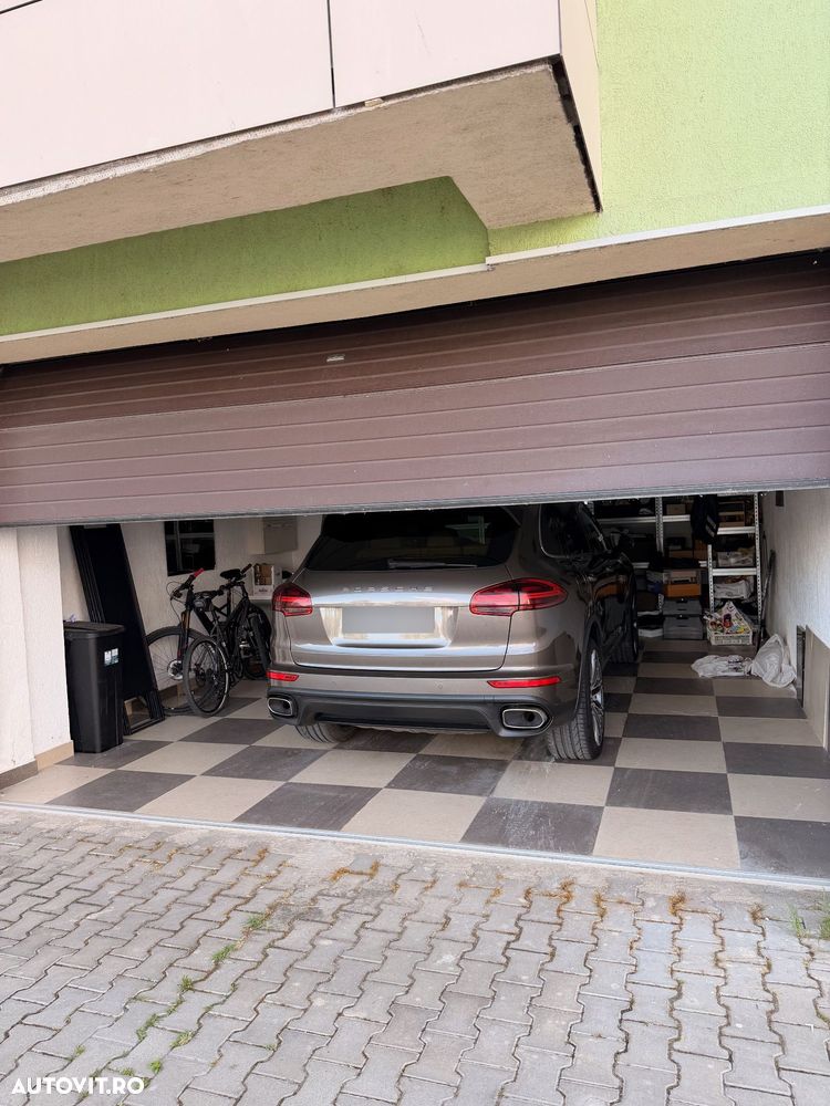 Porsche Cayenne 3.0 L - 34