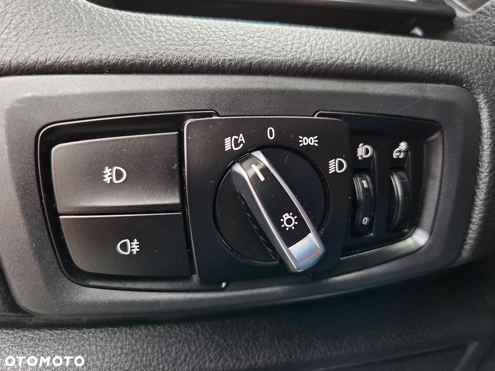 BMW Seria 2 218i Advantage - 36