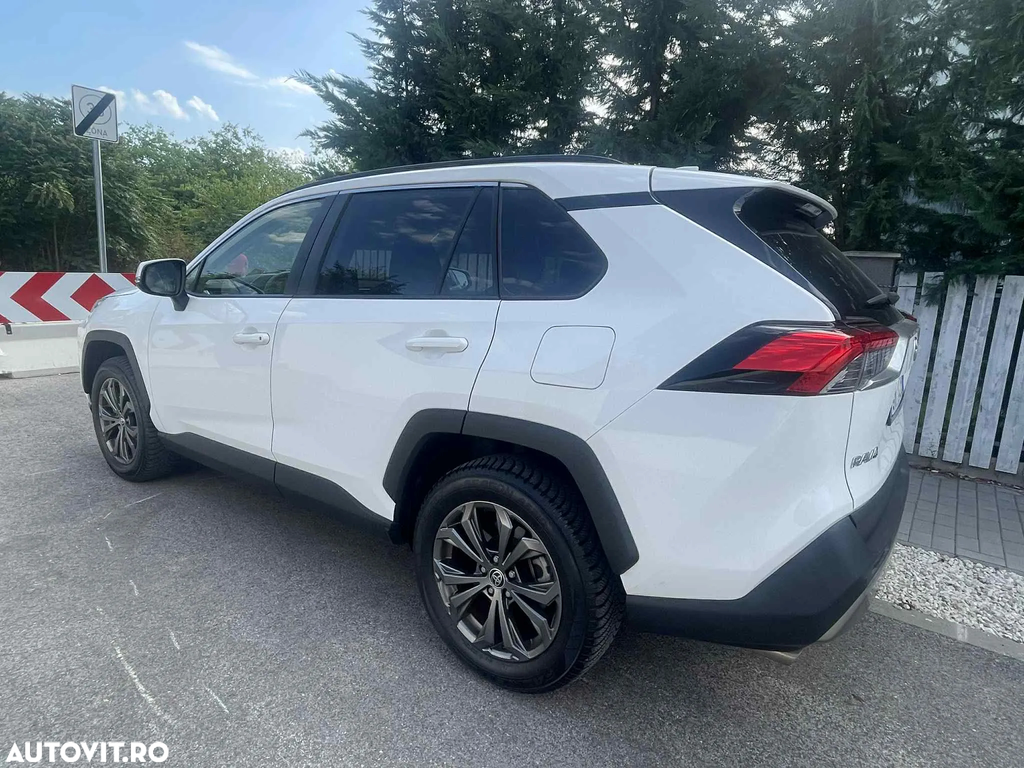 Toyota RAV4 2.5 Hybrid VVT-iE 4x2 Dynamic - 3
