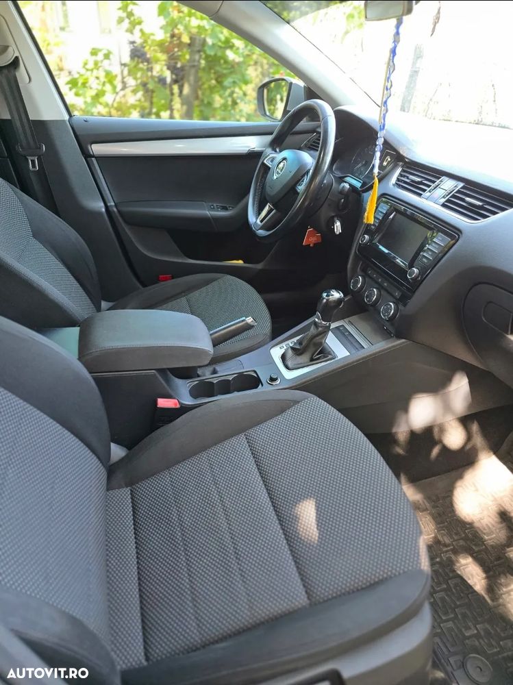Skoda Octavia 1.6 TDI DPF DSG Active - 6