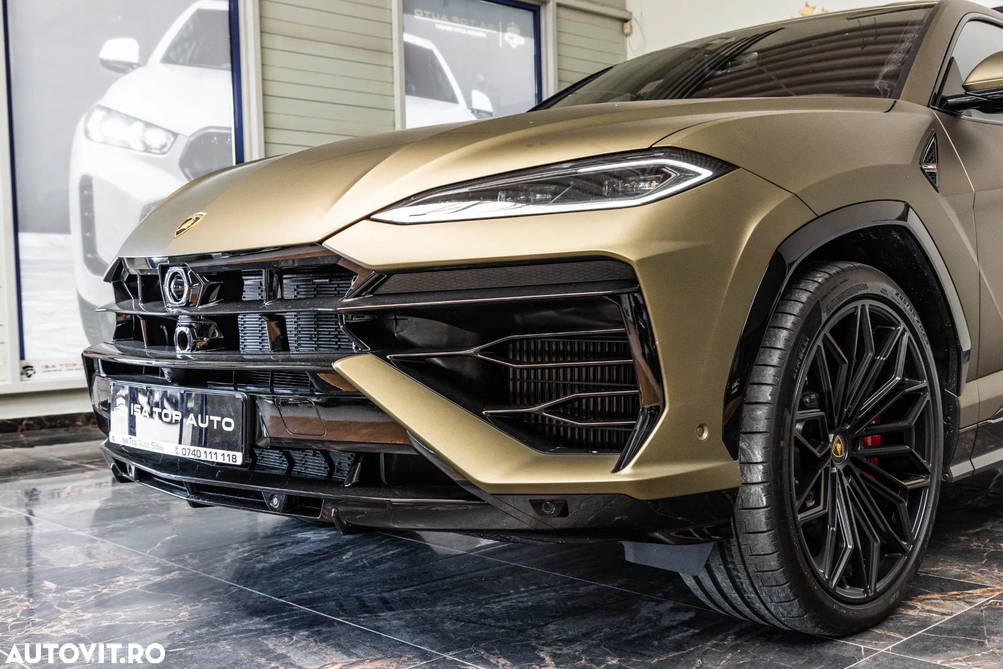 Lamborghini URUS - 13