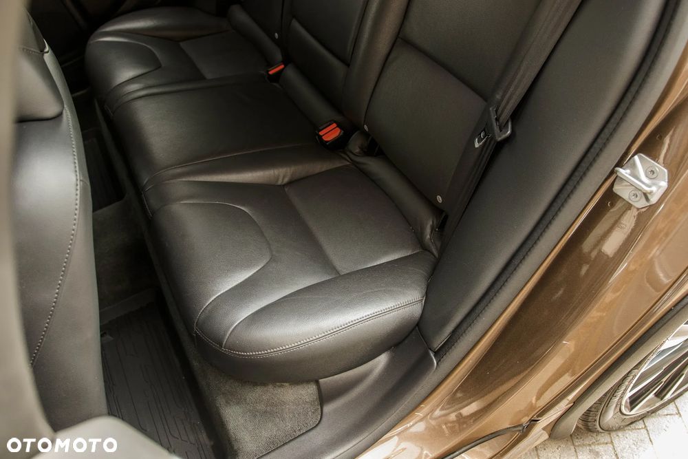 Volvo V60 Cross Country D3 Drive-E Summum - 28