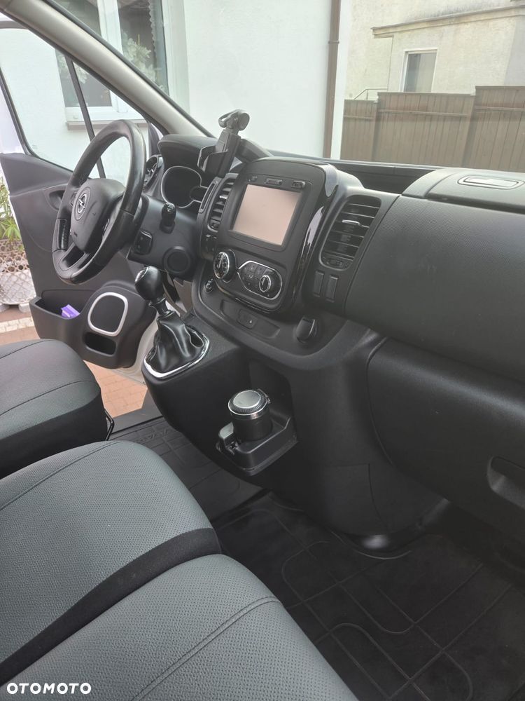 Opel Vivaro - 8