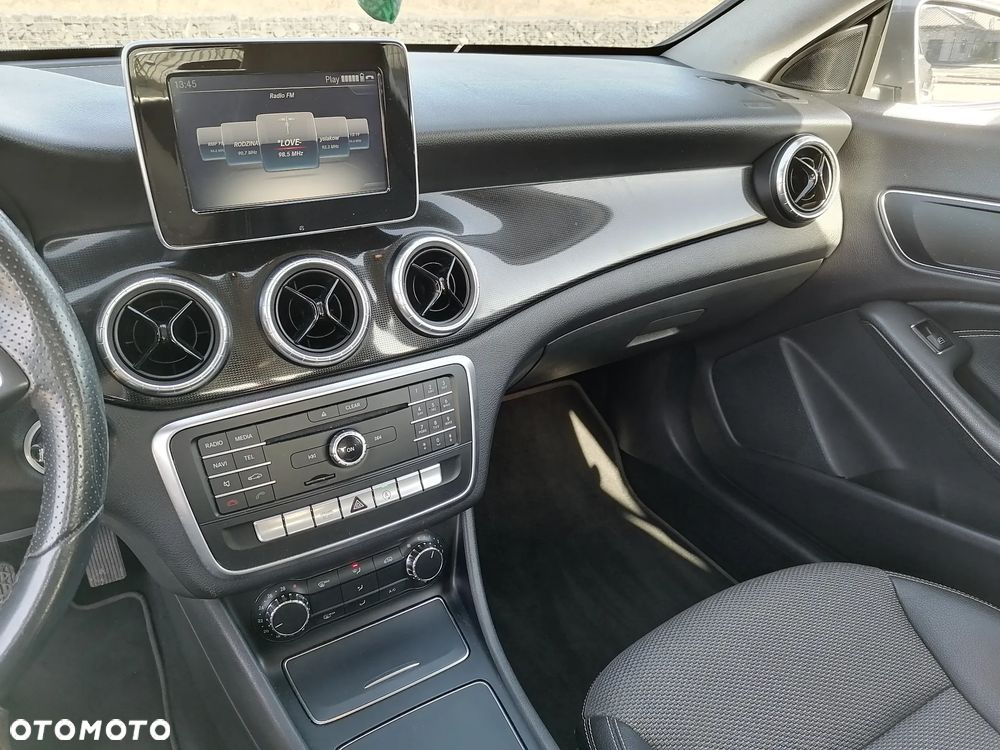 Mercedes-Benz CLA 180 (CDI) d 7G-DCT - 18
