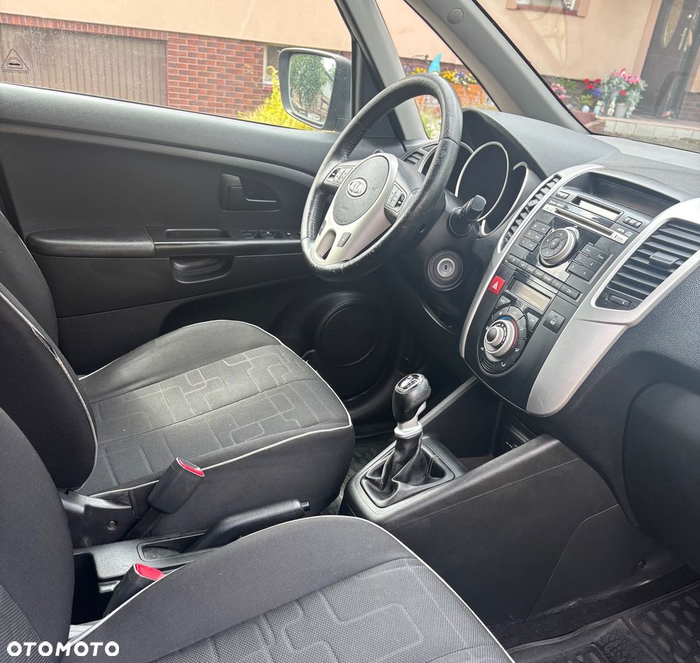 Kia Venga - 5
