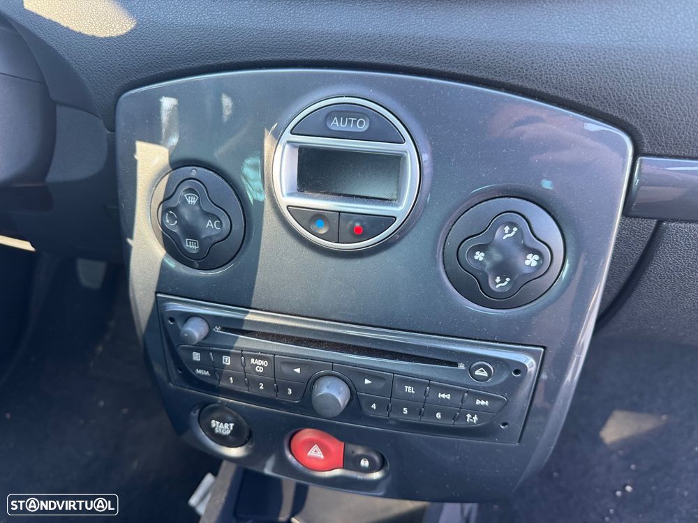 Renault Clio 1.5 dCi Privilège Luxe - 10