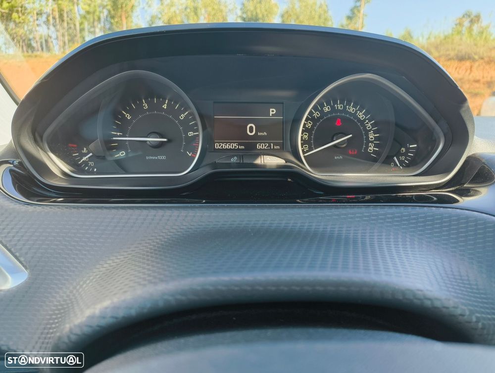 Peugeot 208 1.2 PureTech Allure EAT6 - 9