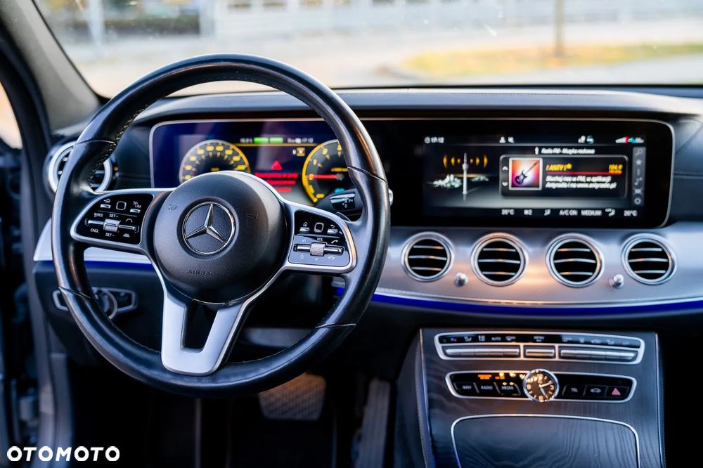 Mercedes-Benz Klasa E - 23