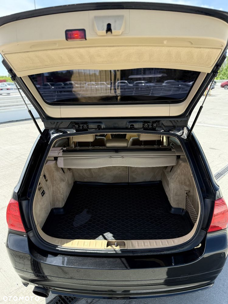 BMW Seria 3 320d - 5