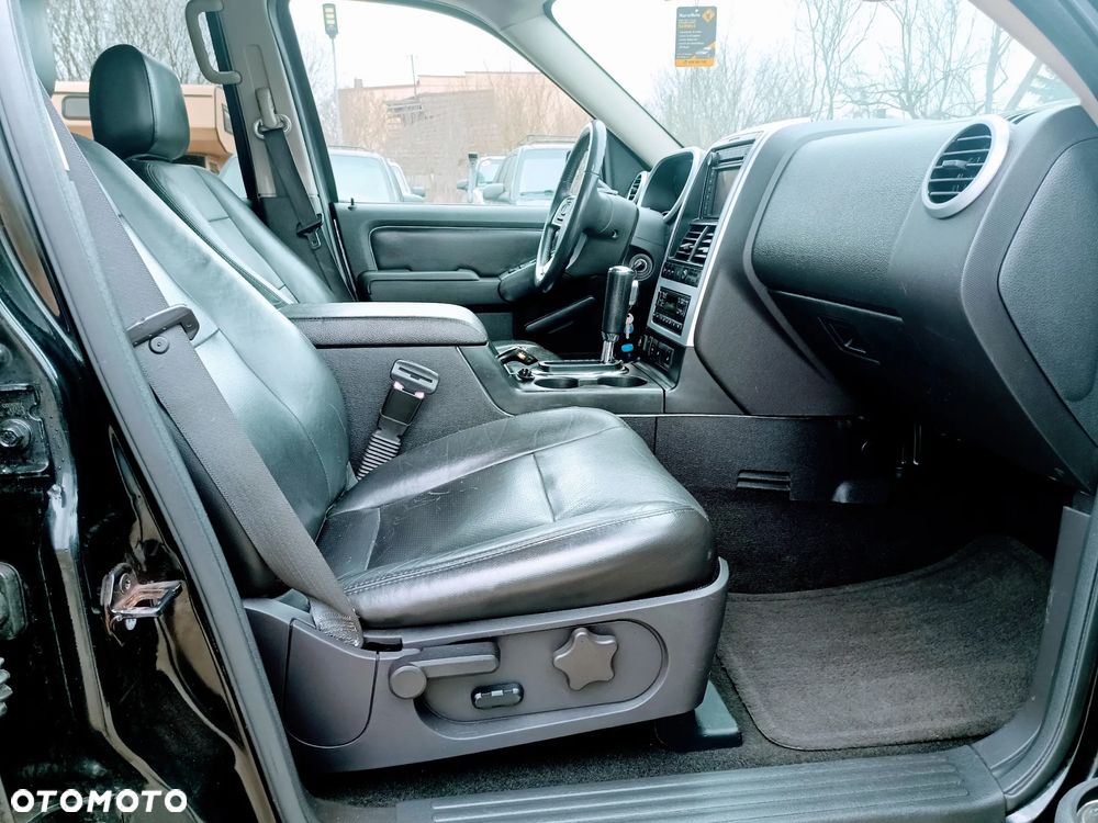 Mercury Mountaineer - 14