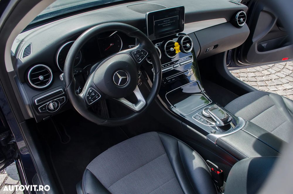 Mercedes-Benz C - 24