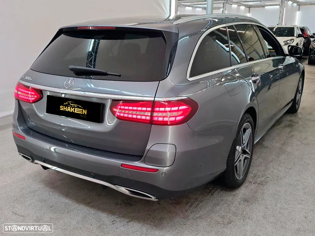 Mercedes-Benz E 300 e AMG Line - 4
