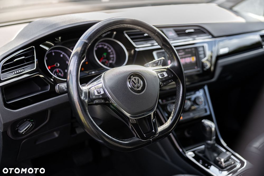 Volkswagen Touran 2.0 TDI BMT Highline DSG - 16