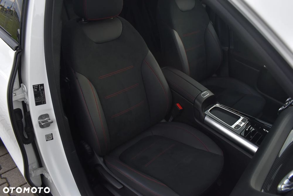 Mercedes-Benz GLA 200 d - 21