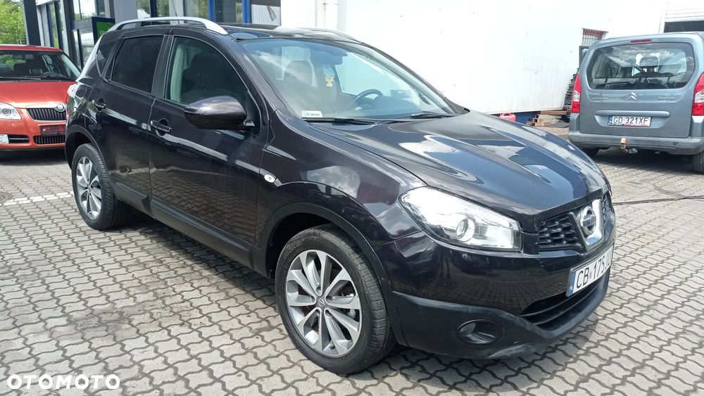 Nissan Qashqai 2.0 dCi DPF tekna - 29