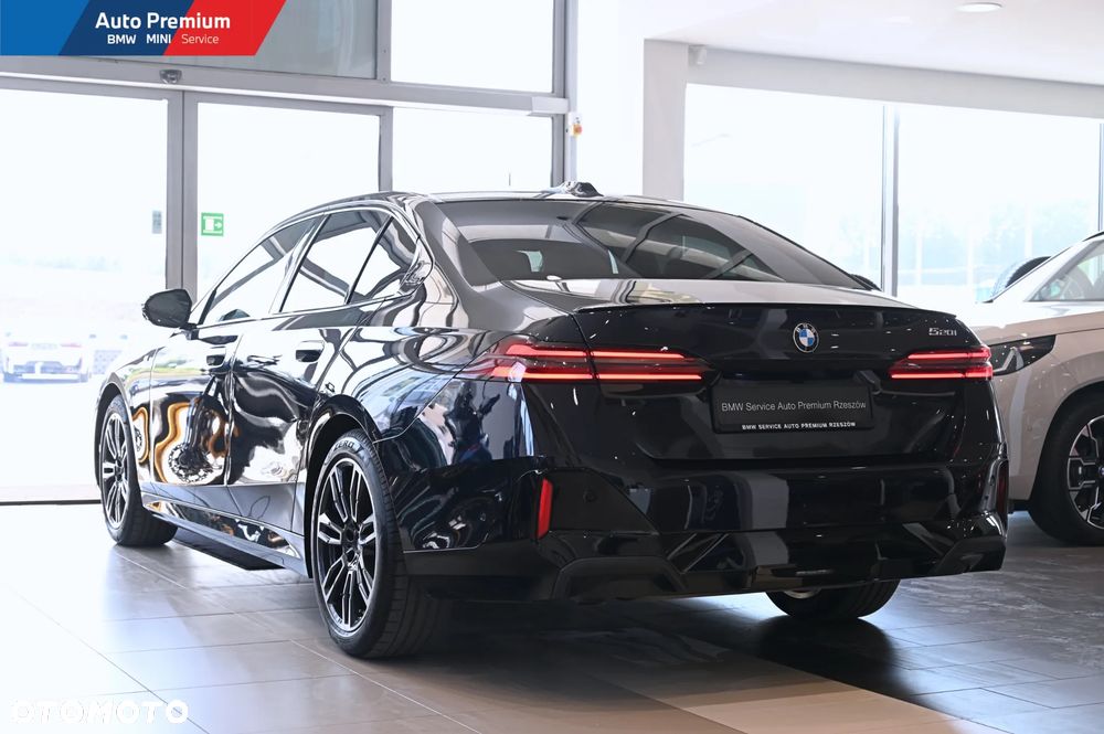 BMW Seria 5 520i mHEV - 21