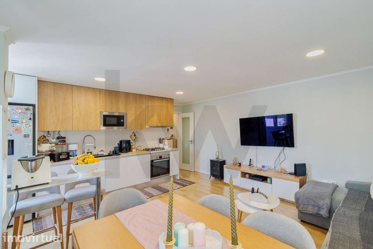 T2 Totalmente Remodelado · Muita Luz Natural · Pronto a Entrar - Grande imagem: 4/24