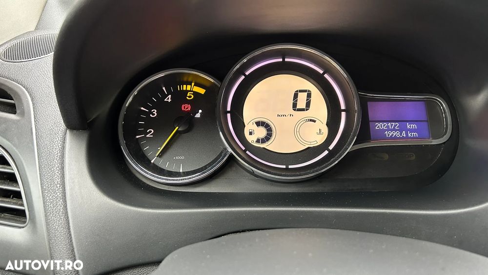 Renault Fluence dCi 110 FAP Sportway - 14