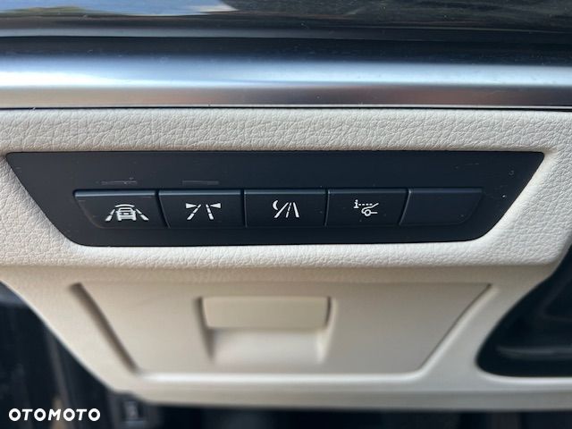 BMW Seria 5 530d xDrive - 10