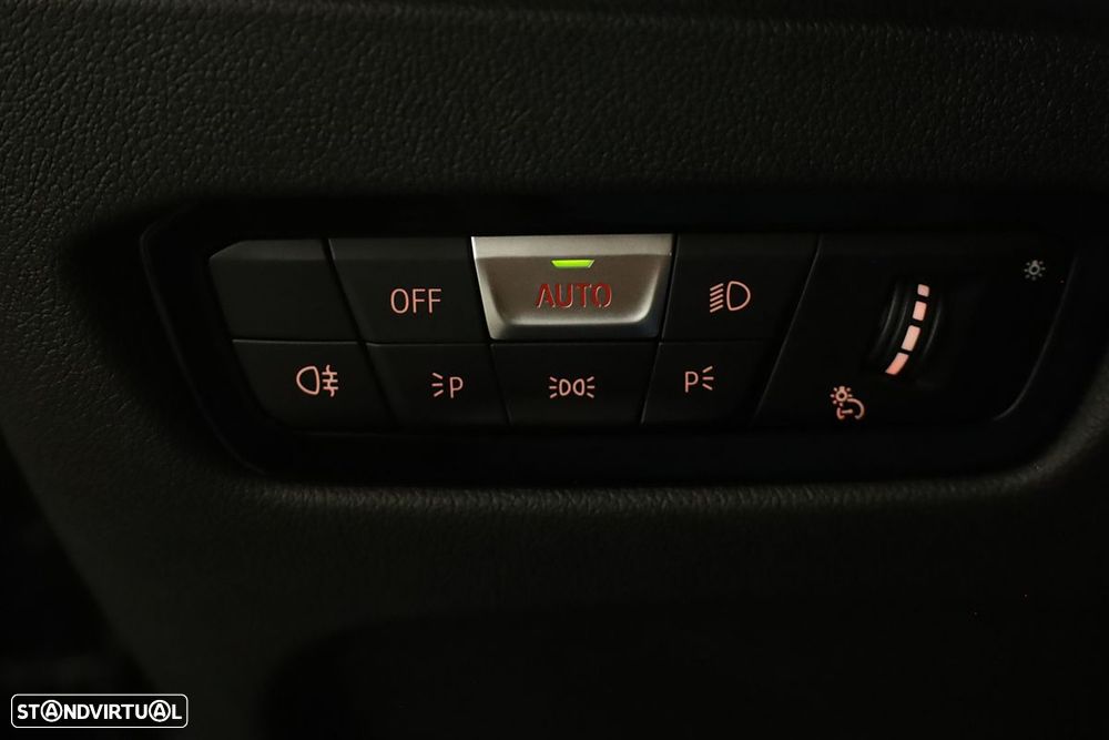 BMW 330 e Touring Pack M Auto - 21